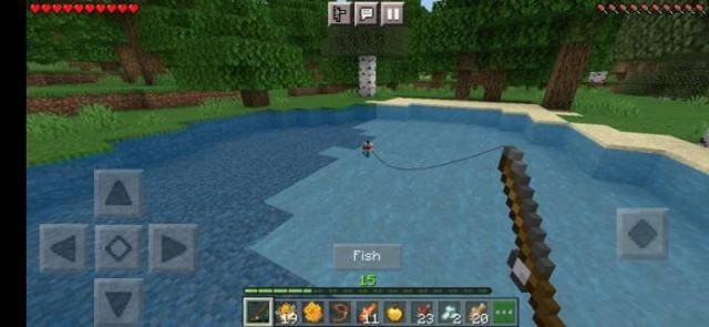 Игрок ловит рыбу в озере