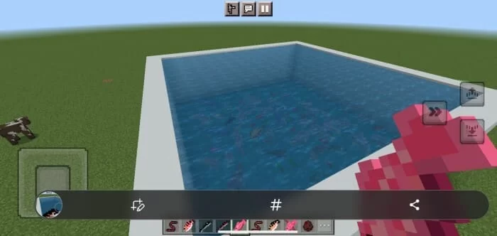 Рыбы плавают в бассейне 4